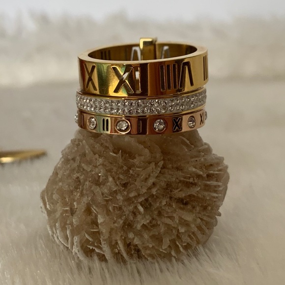 Forever Gold Stainless Steel Tri-band Roman Ring - Picture 4 of 4